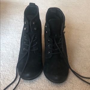 Black aldo booties size 6